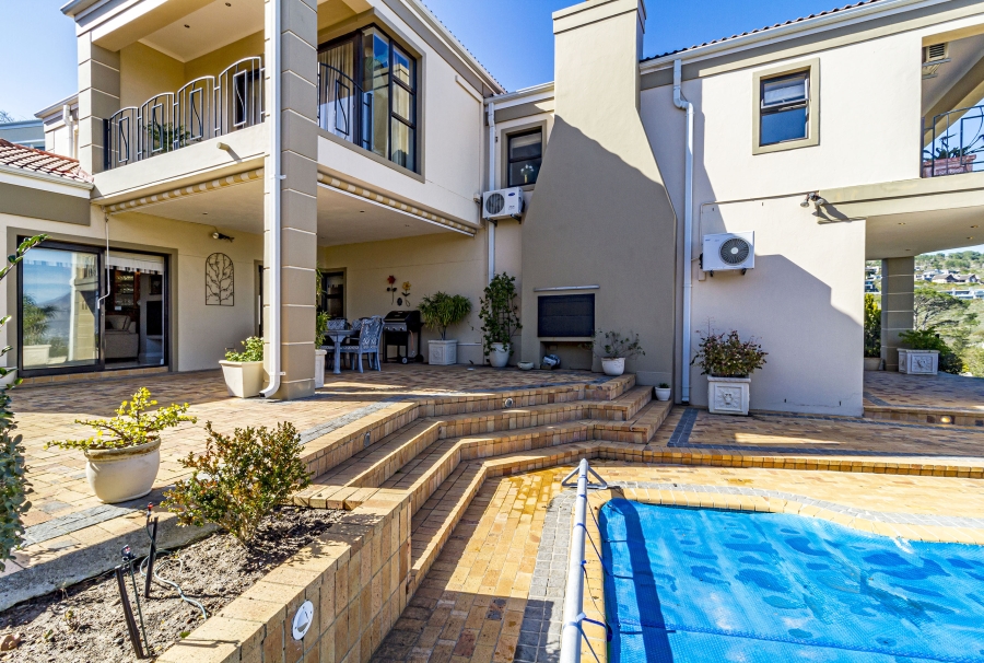 4 Bedroom Property for Sale in Dennegeur Western Cape